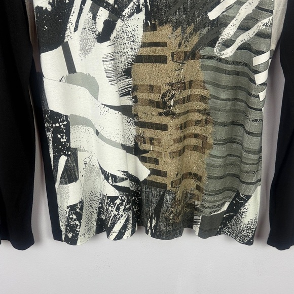 Simply Art by Dolcezza Abstract Black and White Long Sleeve Top - Picture 7 of 8
